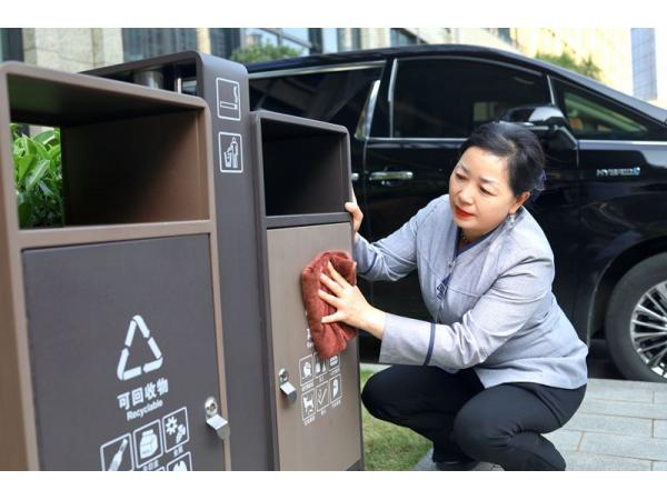 日常保潔外包的五大優(yōu)勢，為何越來越多的企業(yè)選擇外包保潔？